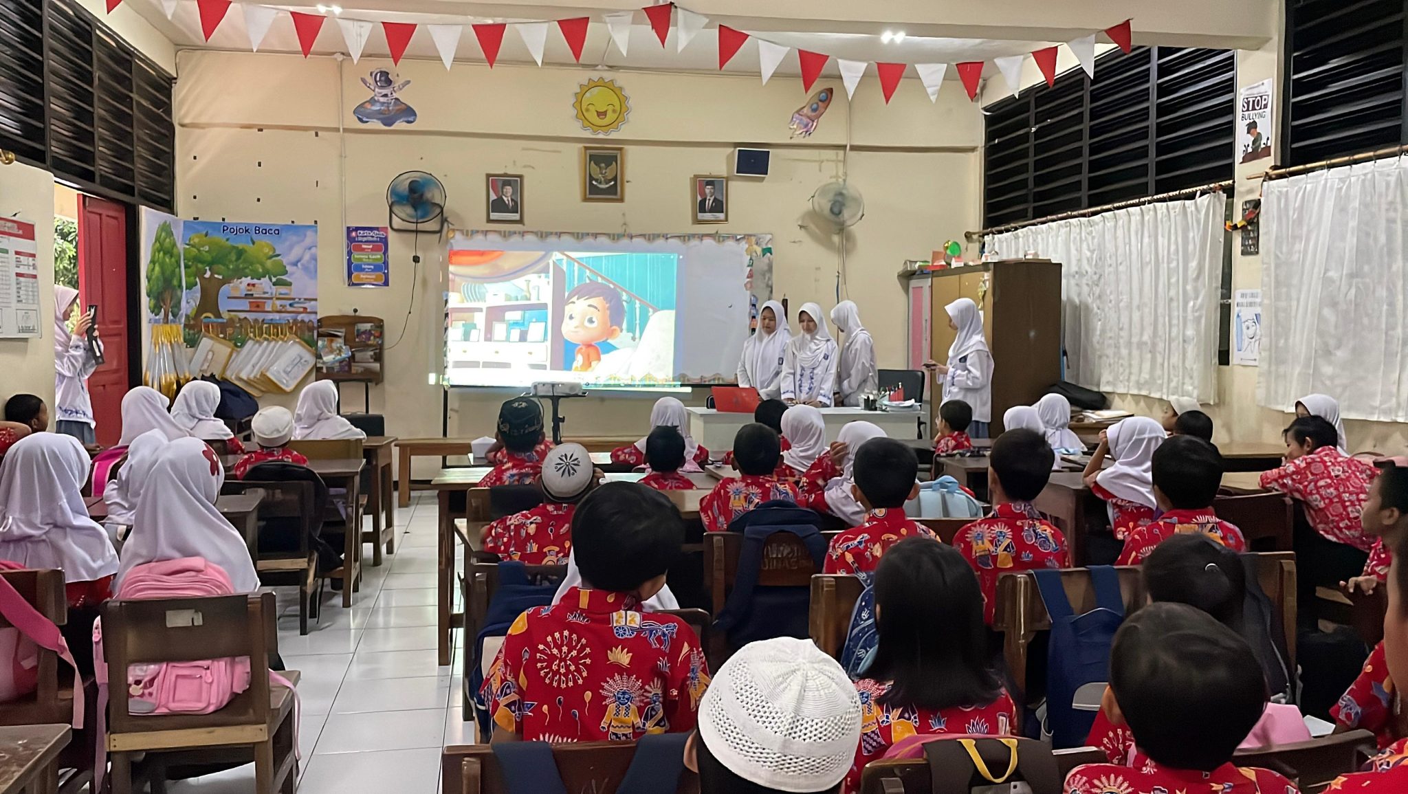 SMA Negeri 50 Jakarta Laksanakan Pembelajaran Berbasis Projek untuk Menguatkan Karakter dan Kreativitas Siswa